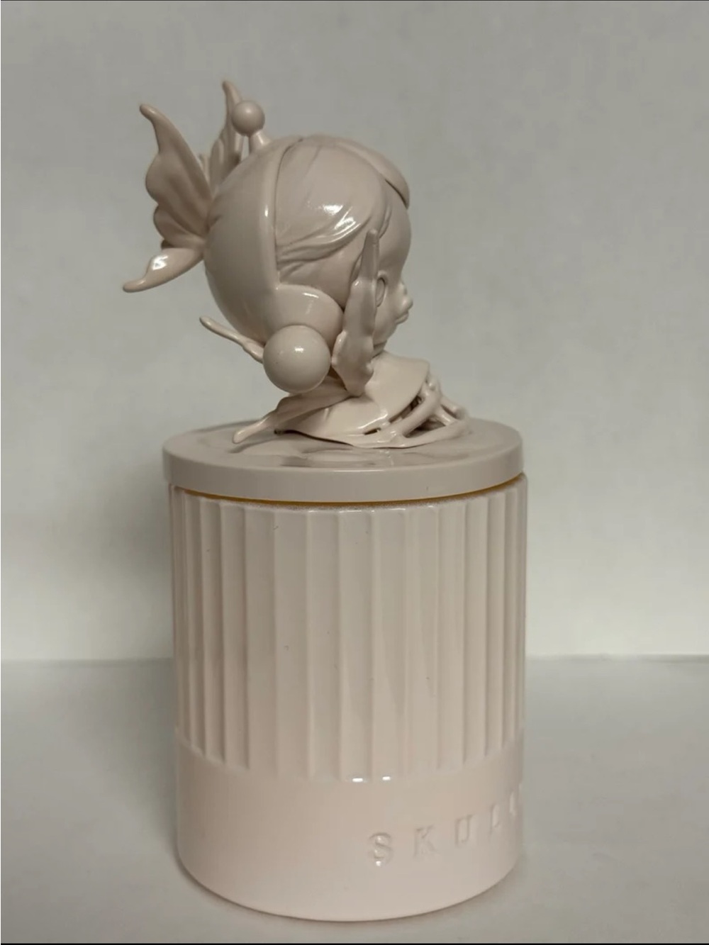 Skullpanda the paradox series candle (being a butterfly) - Picture 4 of 6